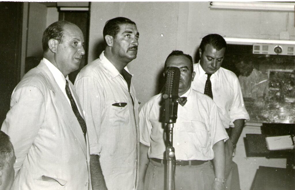 Luis Elías Sojit en LR3 Radio Belgrano. 1950.